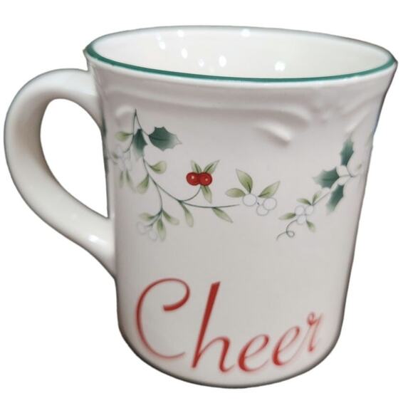 PFALTZGRAFF Cheer & Joy Winterberry holiday mugs - Picture 2 of 5